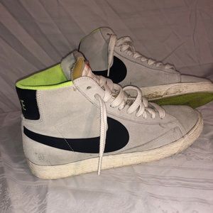 nike high tops with neon yellow accent